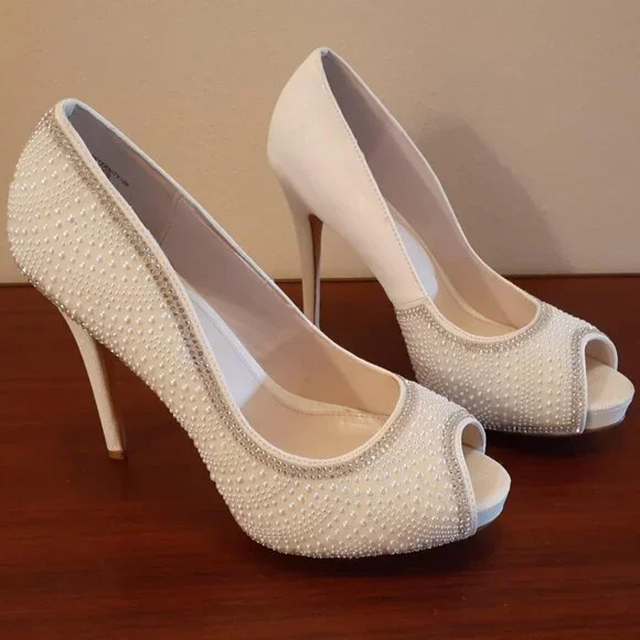 David's Bridal Collection Peep Toe Pumps/Heels - Picture 7 of 10